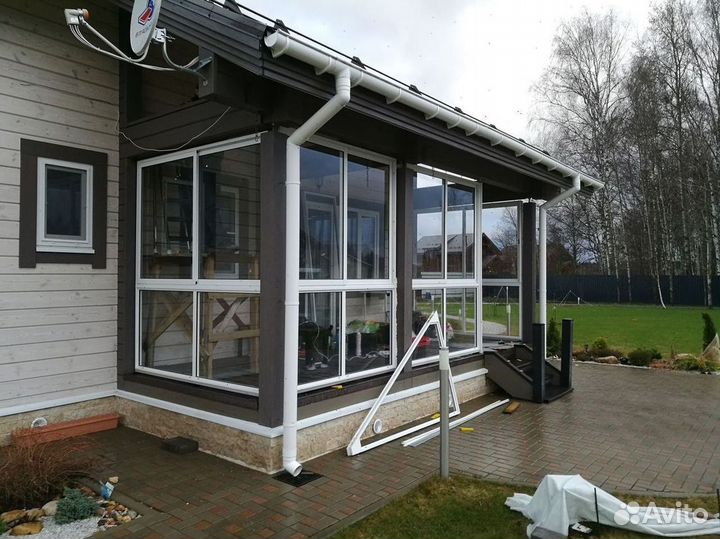 Балконы пластиковые с панорамным остеклением