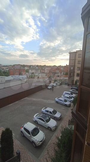 3-к. квартира, 101 м², 3/5 эт.