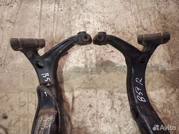 Кулак Volkswagen Passat B5+