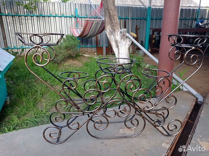 Кованая цветочница на 5 вазонов