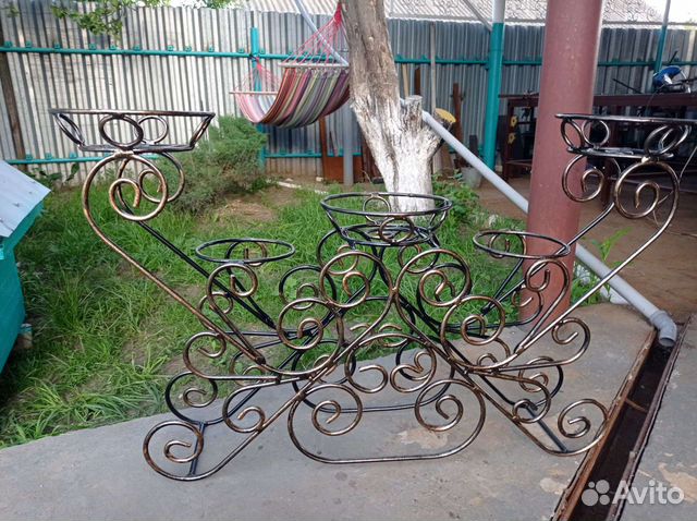 Кованая цветочница на 5 вазонов