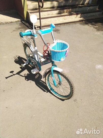 Детский трехколесный велосипед