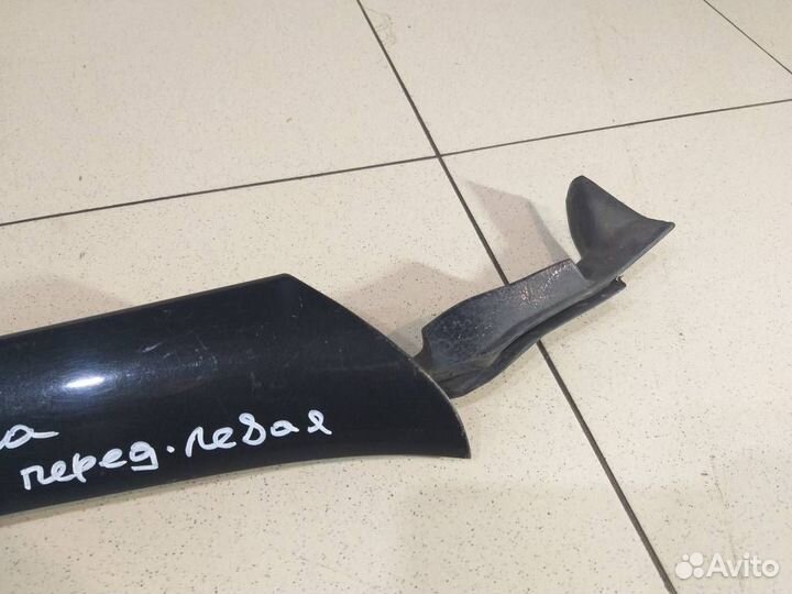 Накладка стойки передней