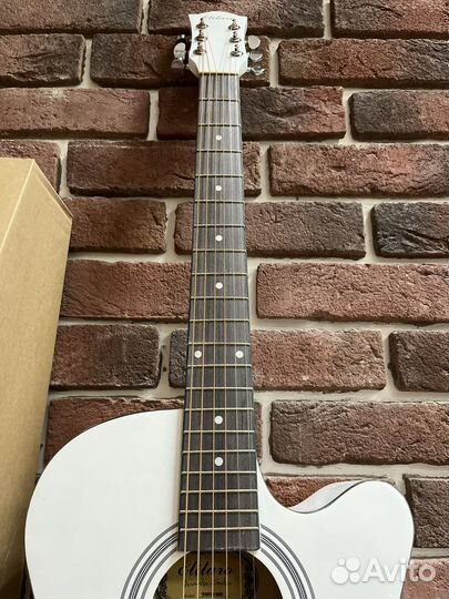 Гитара акустическая