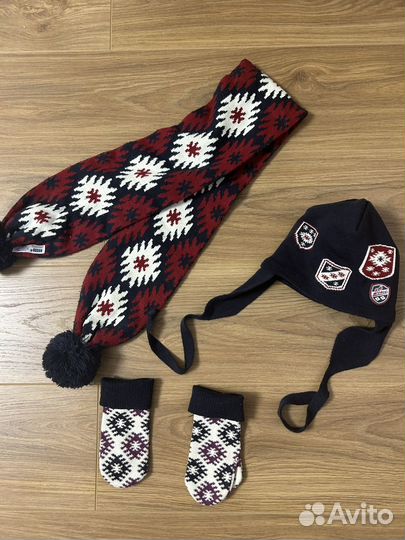 Комплект шапка, шары, варежки на мальчика bosco