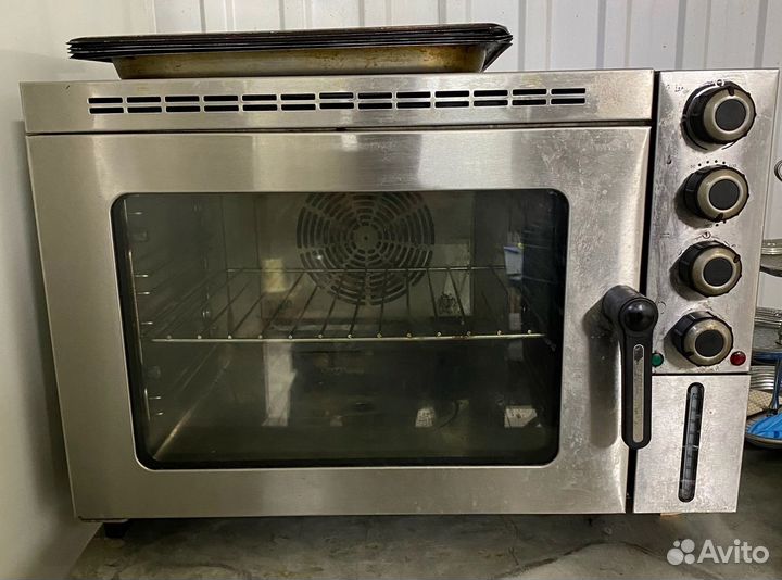Печь конвекционная с пароувлажнением