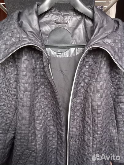 Куртка демисезонная с капюшоном