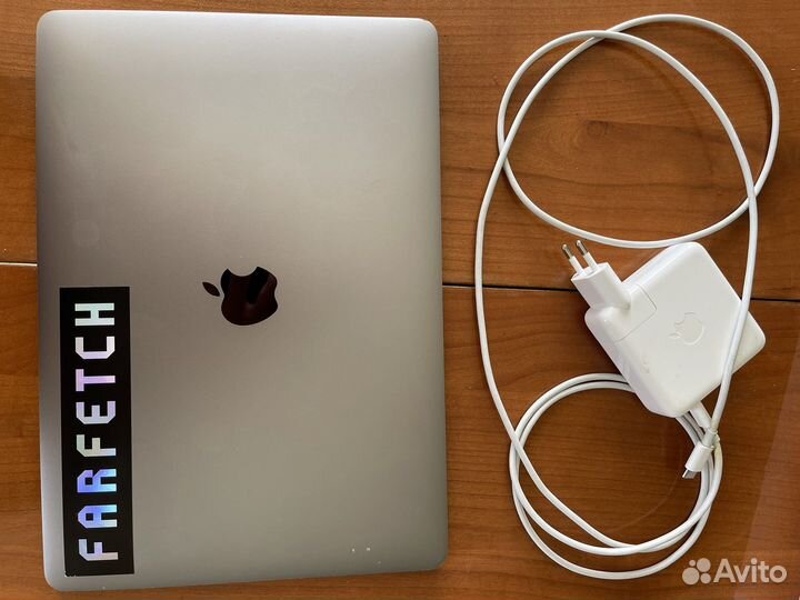 Macbook pro 13 2017 touchbar 512 gb