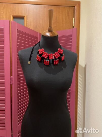 Украшение на шею