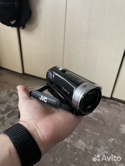 Видеокамера JVC Everio GZ-E505