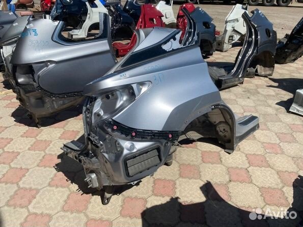 Задняя правая четверть Lexus RX 4