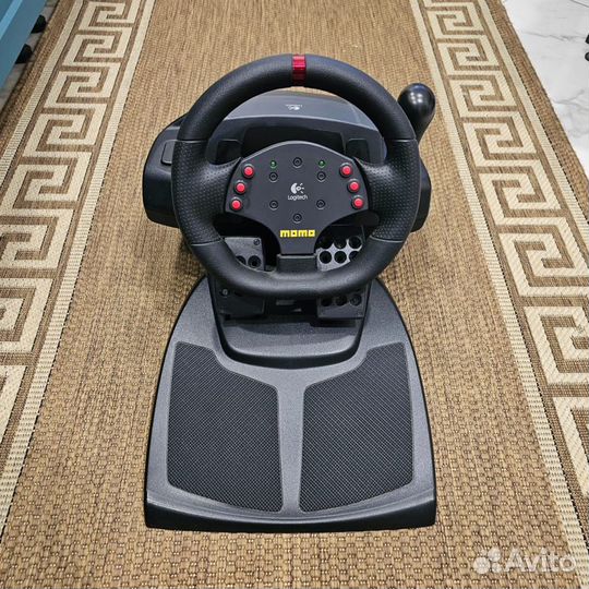 Игровой руль logitech momo racing