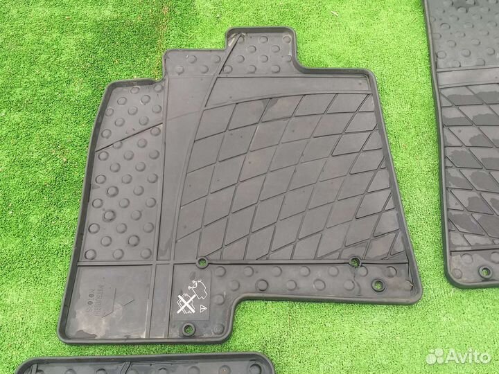 Автомобильные коврики резиновые mitsubishi