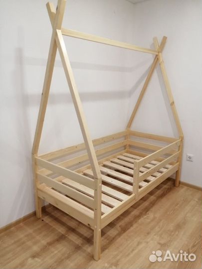 Новая детская кровать домик