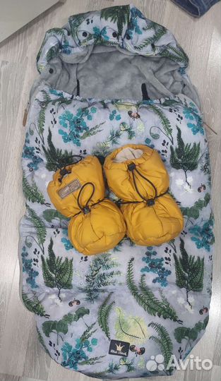 Теплый конверт в коляску и зимние пинетки