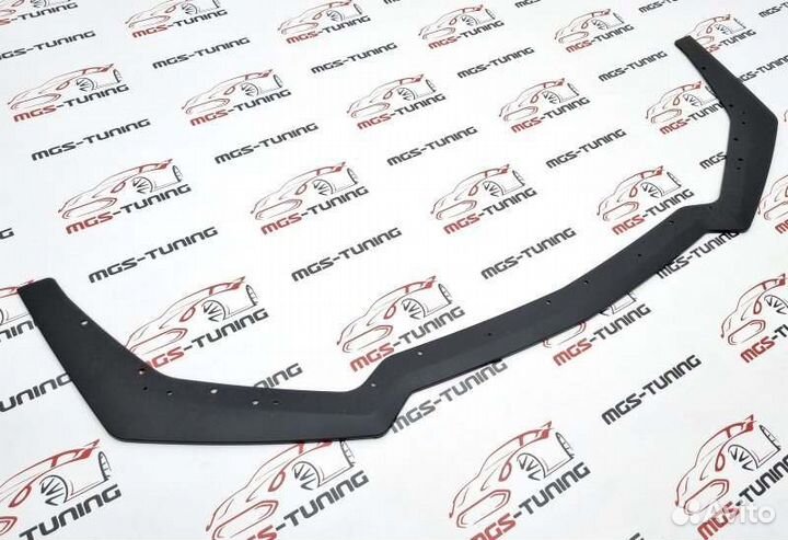 Губа переднего бампера на Ford Mustang GT 17н.в