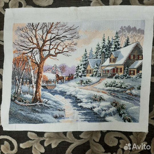 Вышитое полотно