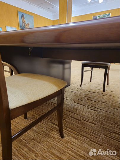 Президентский стол из красного бука