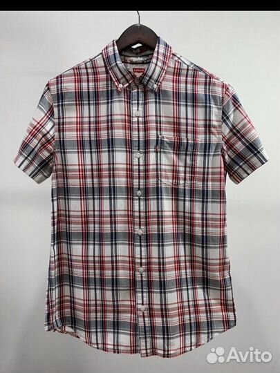 4 вещи(свитер, 2 рубашки, свитер)