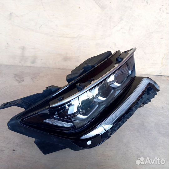 Фара правая Kia Sorento 4 2020-2024