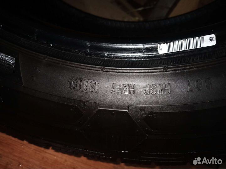 Continental VanContact Winter 215/60 R17C