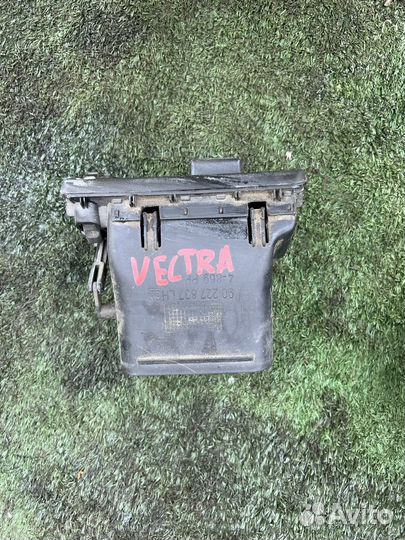 Дефлектор воздушный левый Opel Vectra A