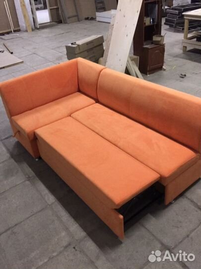 Кухонный диван со спальным местом