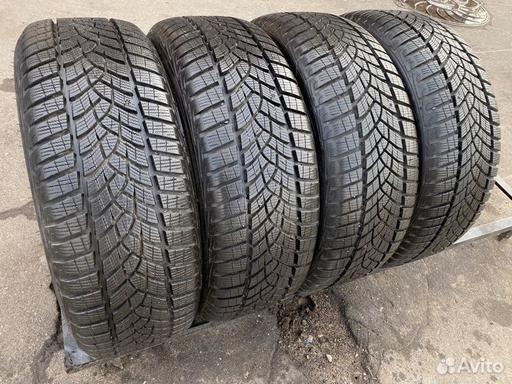Goodyear UltraGrip Performance Gen-1 205/55 R17
