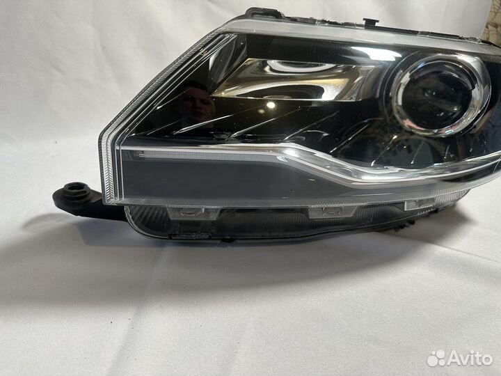 Фара левая Skoda Rapid 1 рестайлинг ксенон
