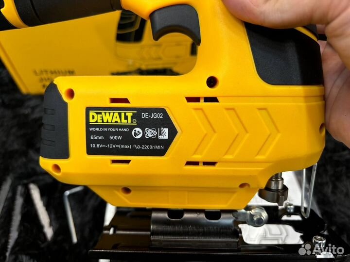 Лобзик Dewalt аккумуляторный 12В, 2200 об/мин