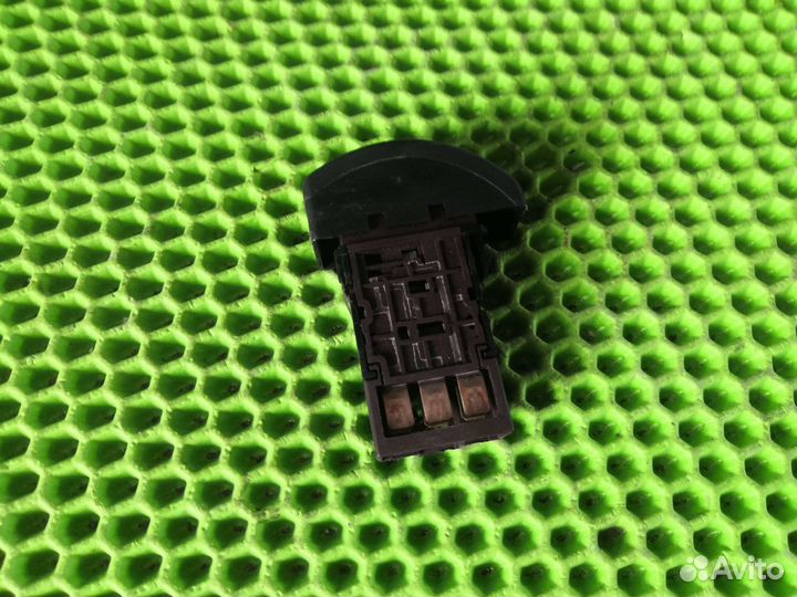 Кнопка обогрева стекла Ниссан Р несса