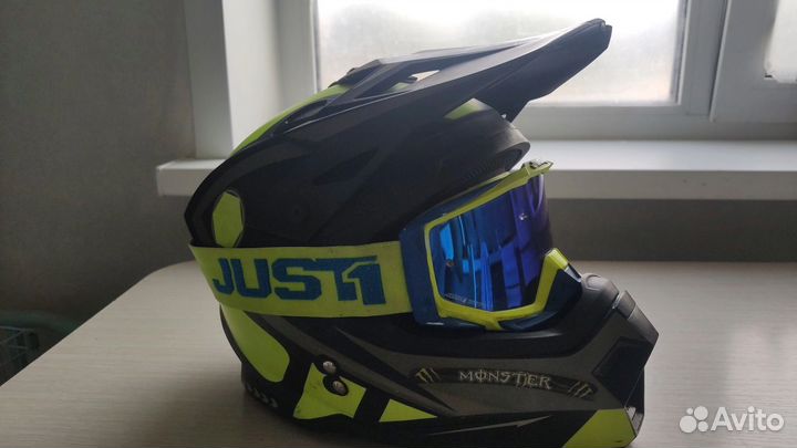 Кроссовый шлем