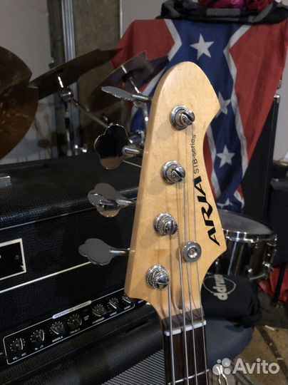 Бас гитара jazz bass