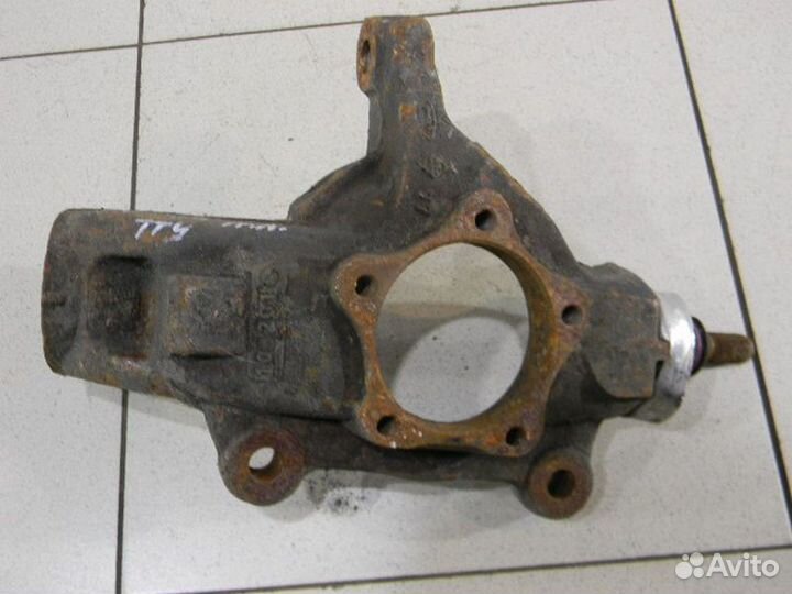 Кулак передний левый Форд