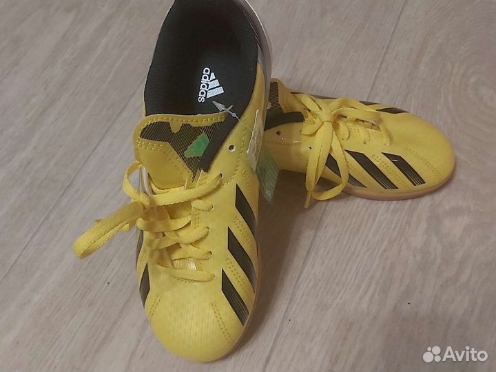 Кроссовки Adidas 35 на мальчика футзал желтые