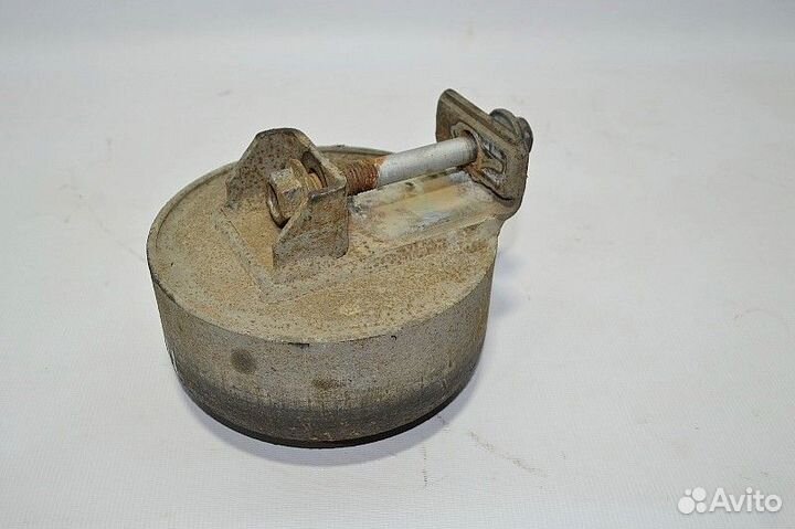 Стакан воздушной подушки переднего моста, правый i