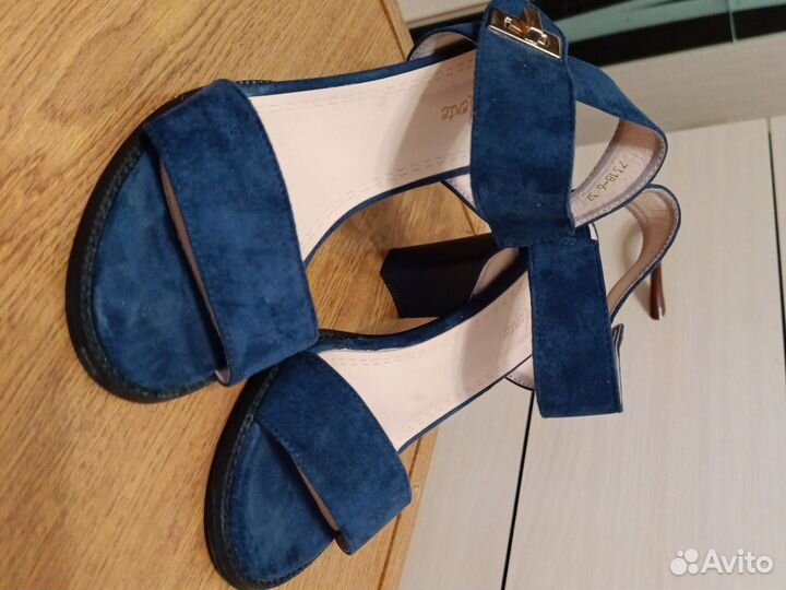 Босоножки женские 37 размер