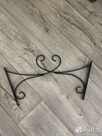 Держатель на стену для цветов