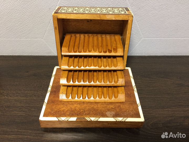 Шкатулка для сигарет / инкрустация