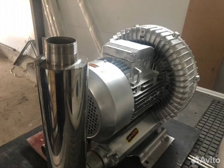 Вакуумный насос (вихревого типа)