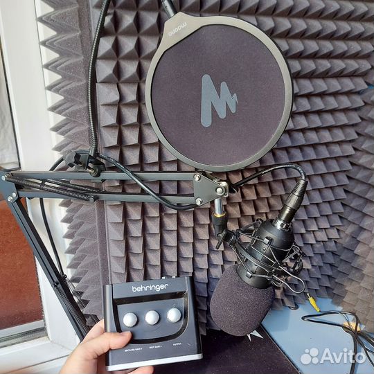 Микрофон Maono AU-A04 + звуковая карта behringer