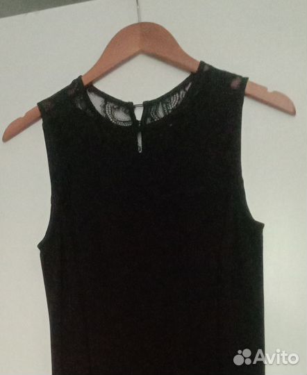 Платье трикотажное на подкладке с кружевами. 44р