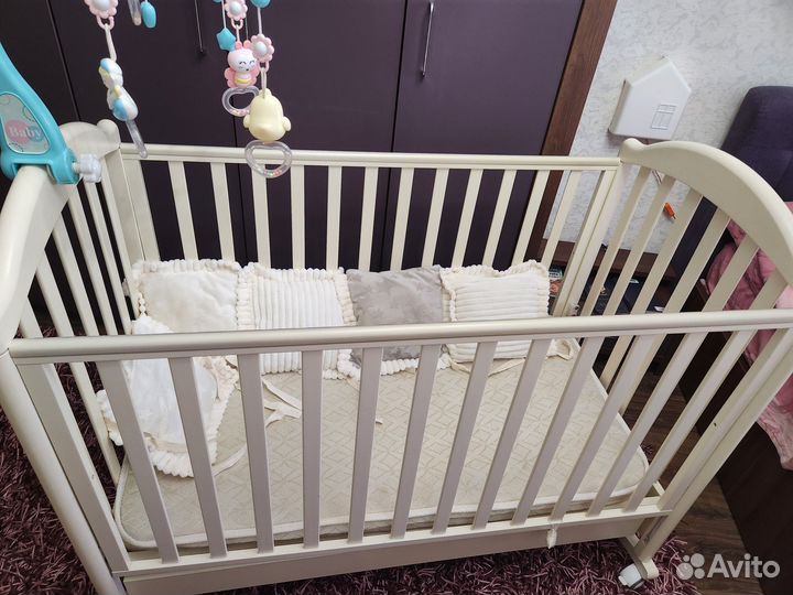 Детская кроватка италия массив