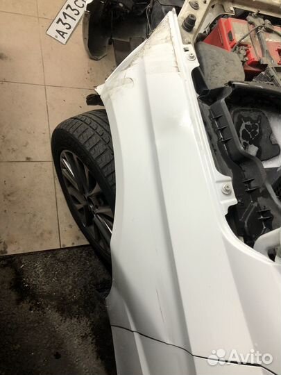 Продаю два передних левых крыла на Весту