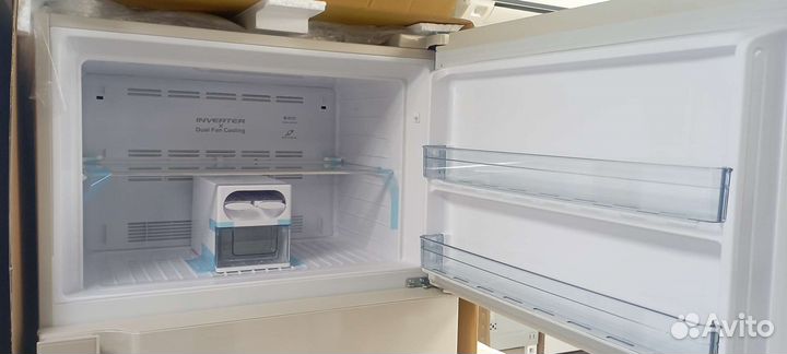 Холодильник Hitachi R-v662pu7beg, бежевый