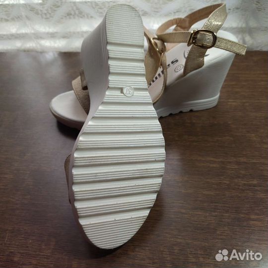 Босоножки женские 37 размер