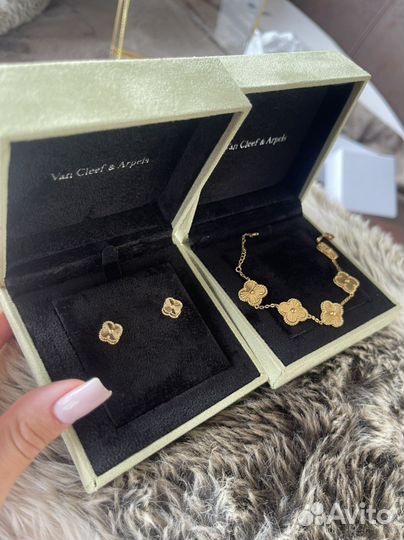 Пусеты Van Cleef золото 750