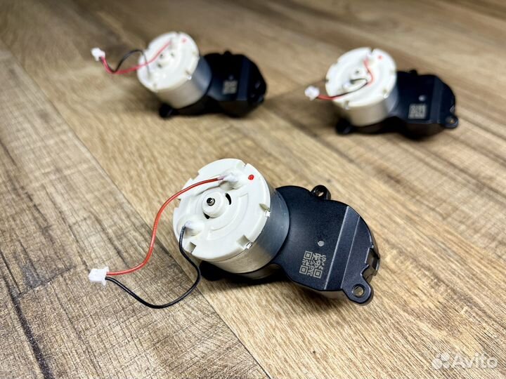 Мотор боковой щетки Xiaomi E10 / E12 Orig