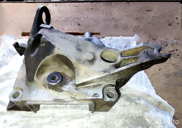 Кронштейн двигателя Renault 1.2 Clio kangoo symbol