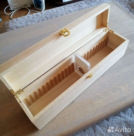 Коробка-сундучек для хранения монет в слабах